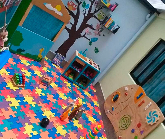 PREESCOLAR MY LITTLE WORLD CABAÑAS