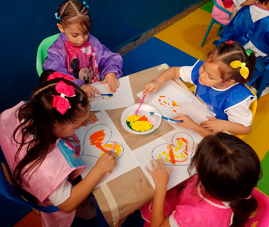 CENTRO EDUCATIVO NUBES DE COLORES