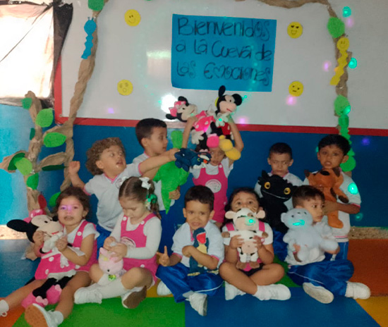 CENTRO EDUCATIVO NUBES DE COLORES