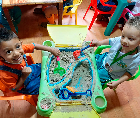  PASITOS TRAVIESOS CENTRO EDUCATIVO 