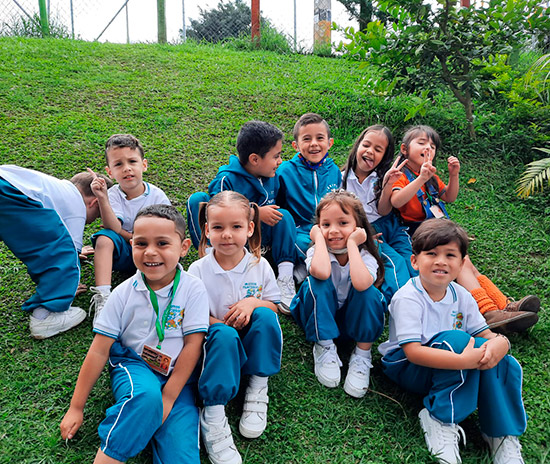  PASITOS TRAVIESOS CENTRO EDUCATIVO 