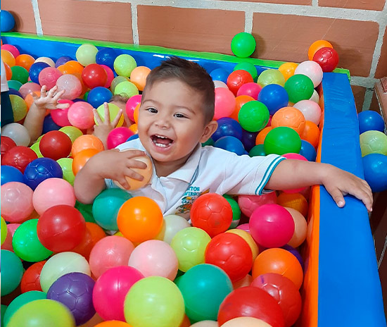  PASITOS TRAVIESOS CENTRO EDUCATIVO 