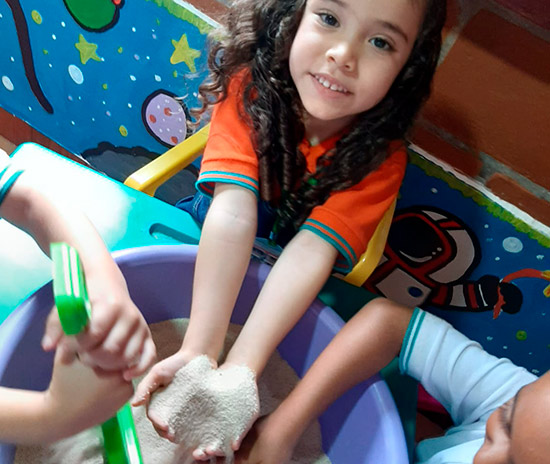  PASITOS TRAVIESOS CENTRO EDUCATIVO 