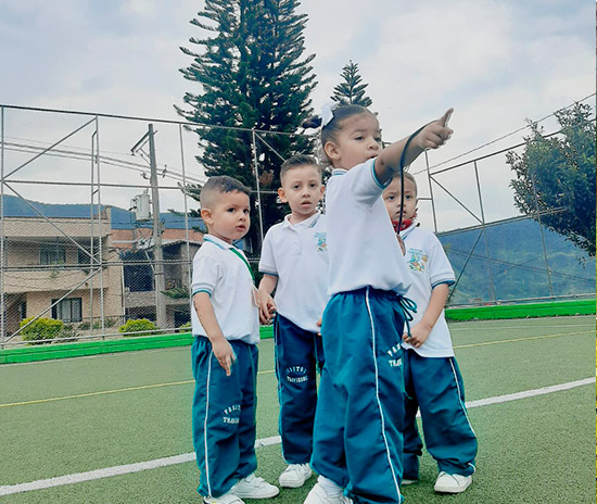  PASITOS TRAVIESOS CENTRO EDUCATIVO 