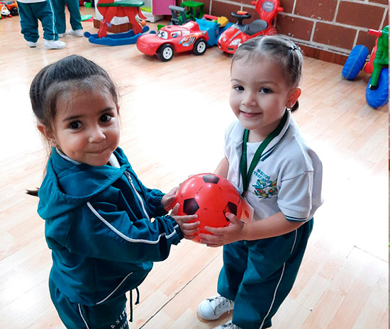  PASITOS TRAVIESOS CENTRO EDUCATIVO 